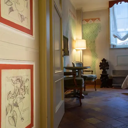 Palazzo Rocchi - Residenza D'epoca 3*
