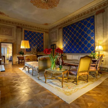 Palazzo Rocchi - Residenza D'epoca Lucca