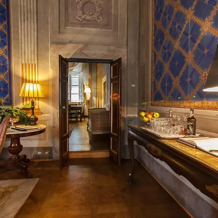 Palazzo Rocchi - Residenza D'epoca 3*