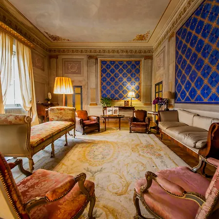 Palazzo Rocchi - Residenza D'epoca 3*